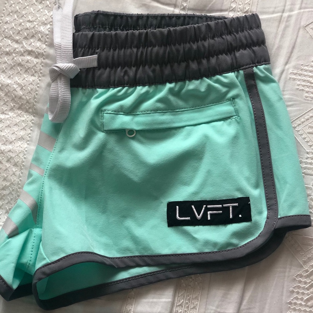LIVE FIT stretch shorts LVFT